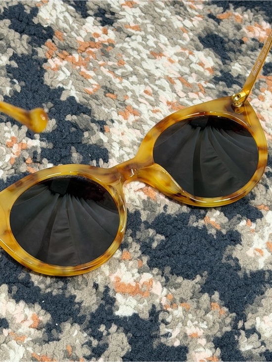 Illesteva ‘Palm Beach’ Sunglasses in “Amber” w/ Case ASO Duchess Meghan Markle main image 14